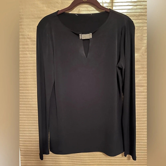 MICHAEL KORS~LIGHTWEIGHT BLACK BLOUSE~ - Picture 1 of 6